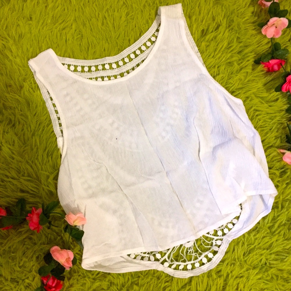 🌀 Cutout back White Crop Top - S/M
